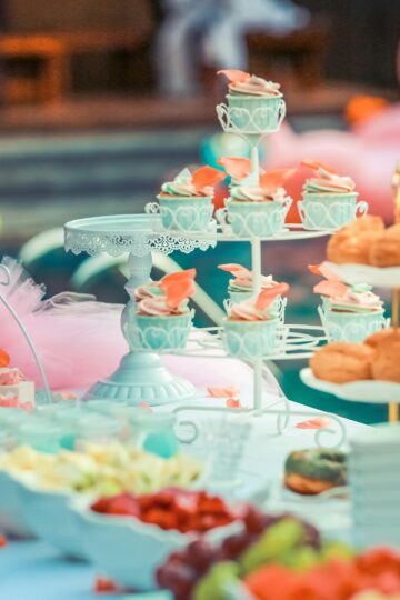 Photo by fu zhichao: https://www.pexels.com/photo/cupcakes-display-on-cupcake-rack-587739/