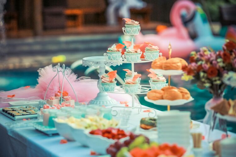Photo by fu zhichao: https://www.pexels.com/photo/cupcakes-display-on-cupcake-rack-587739/